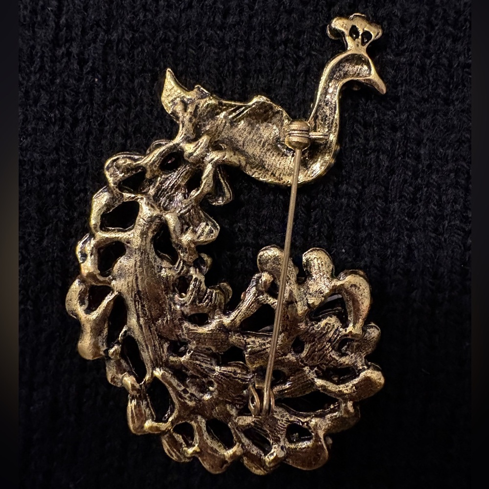 PEACOCK Brooch | Stonework on Gold Toned Metal - Picture 3 of 6